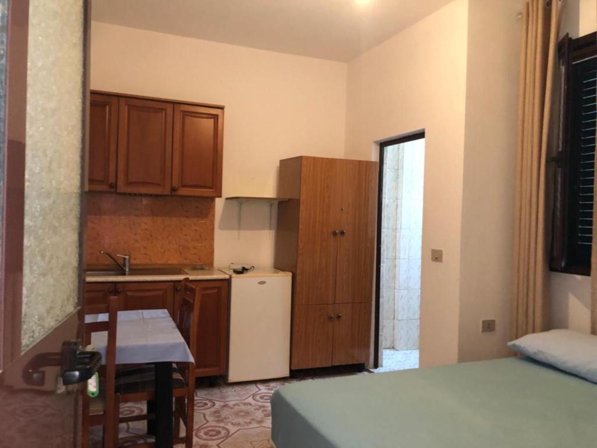 Vila Osmenaj Rent Room Or Apartment Vlorë Exterior foto