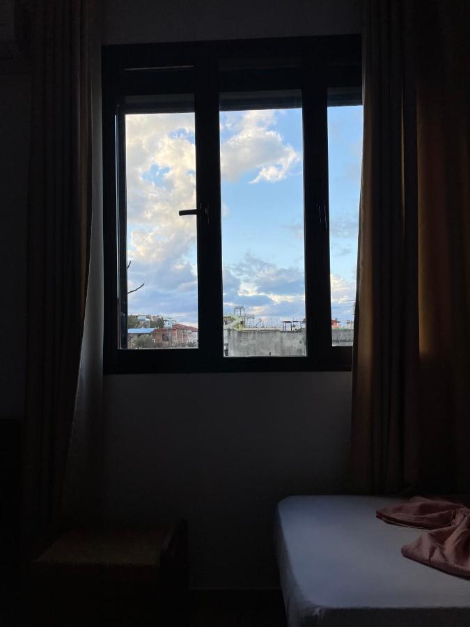 Vila Osmenaj Rent Room Or Apartment Vlorë Exterior foto